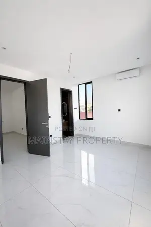 6bdrm House in Mainstay Estates, East Legon for sale