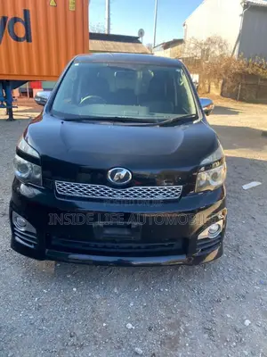 Toyota Voxy 2013 Black