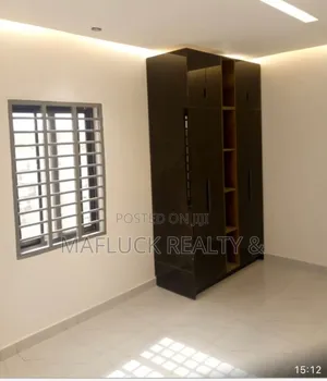 3bdrm House in Lakeside Estate for sale