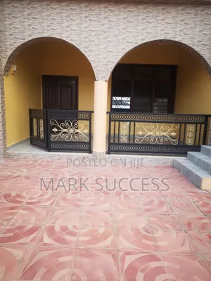 3bdrm Apartment in West Hills Mall Area for rent