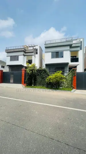 4bdrm Duplex in Sefdard Properties, Aburi for sale