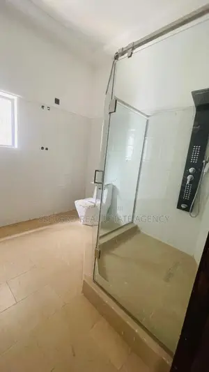 4bdrm Duplex in Sefdard Properties, Aburi for sale