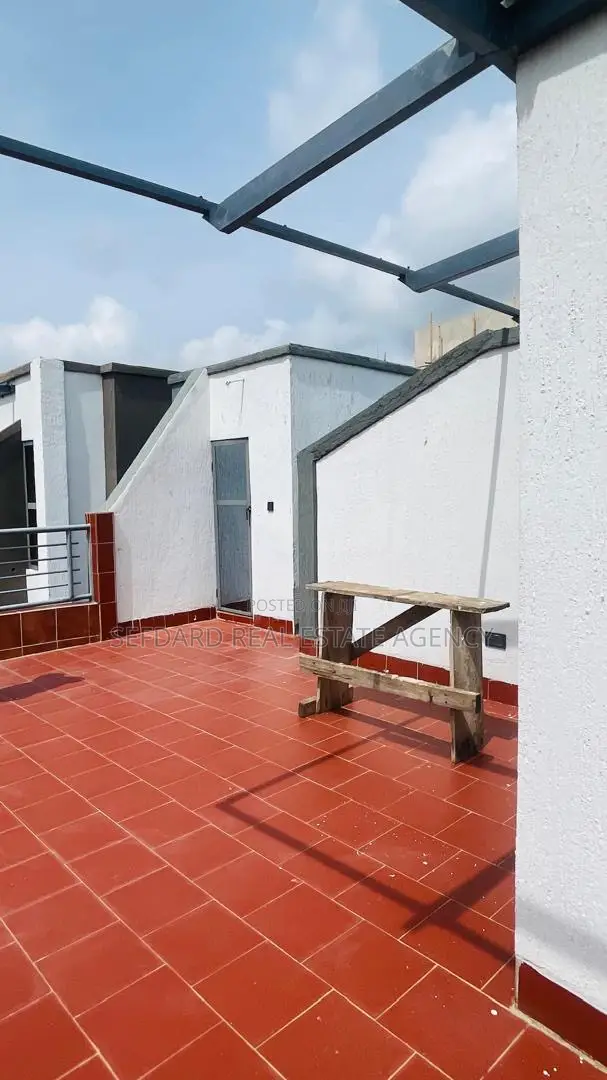 4bdrm Duplex in Sefdard Properties, Aburi for sale