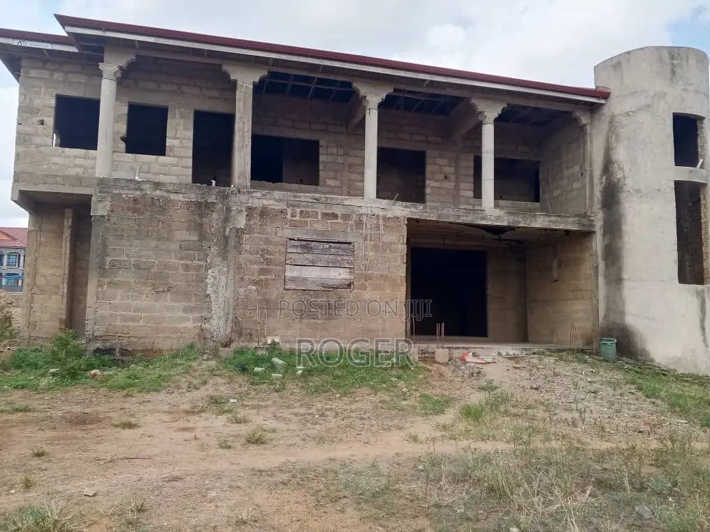 20bdrm Apartment in Ablekuma Odumase for sale