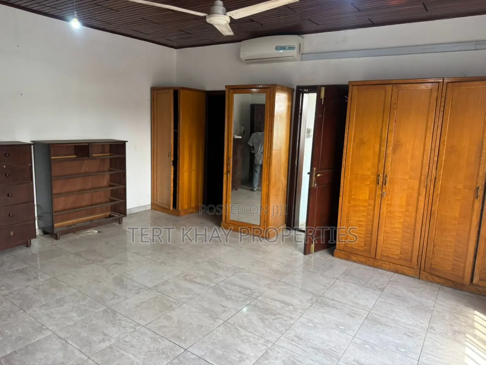 6bdrm House in Achimota for sale