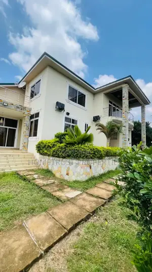 4bdrm House in Aburi Ahwediase for sale