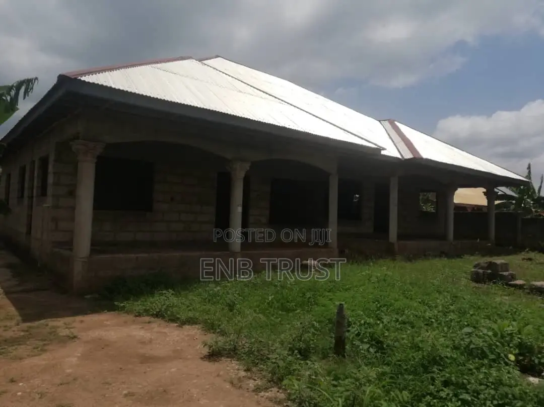 2 Plots and 4 Bedrooms for Sale at Kumasi Appiadu
