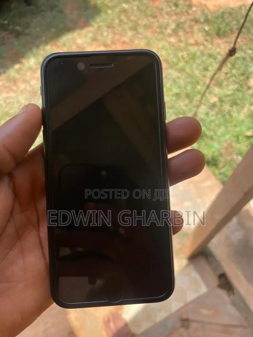 Apple iPhone SE (2022) 128 GB
