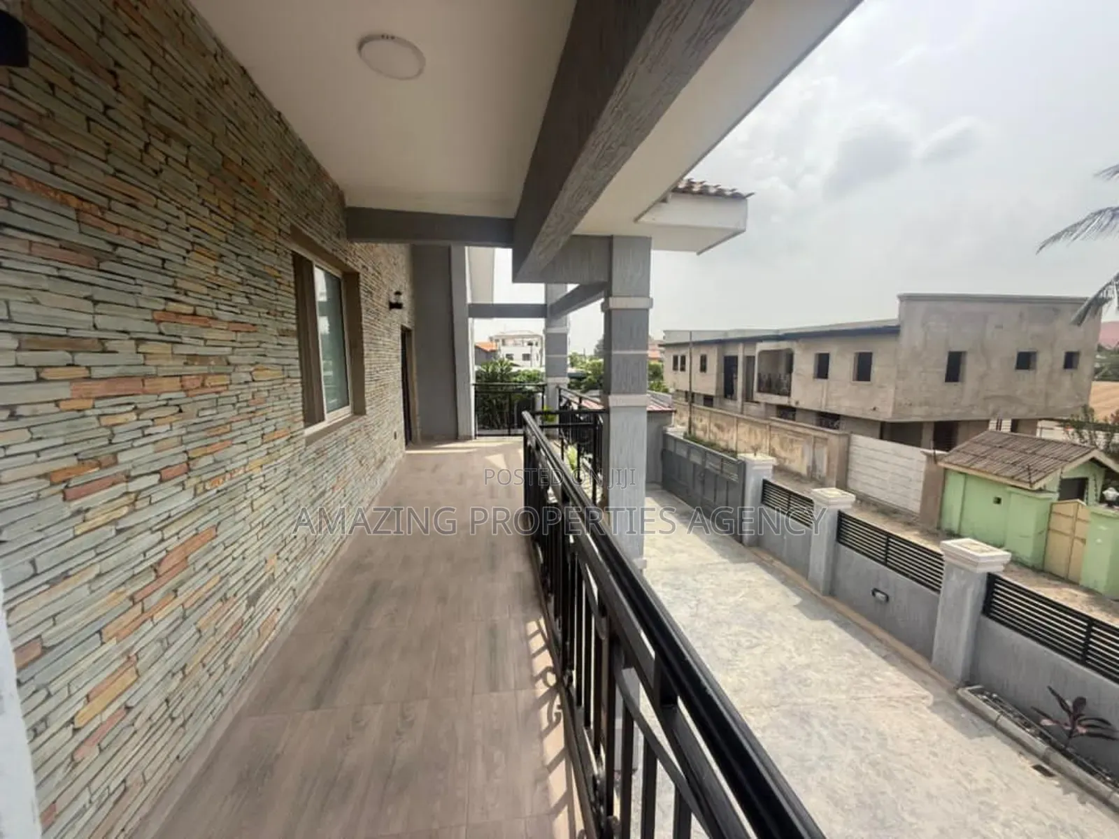 7bdrm House in Tema Community 12, Accra Metropolitan for sale