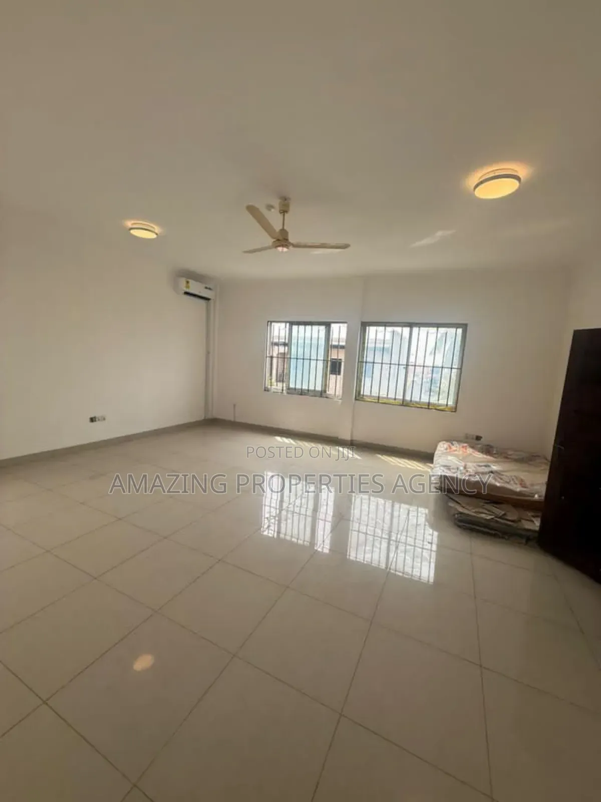 7bdrm House in Tema Community 12, Accra Metropolitan for sale