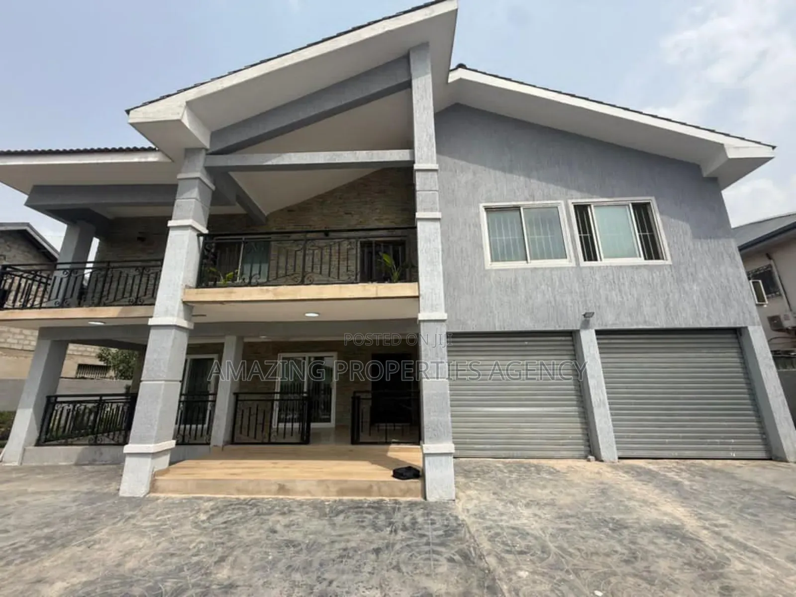 7bdrm House in Tema Community 12, Accra Metropolitan for sale