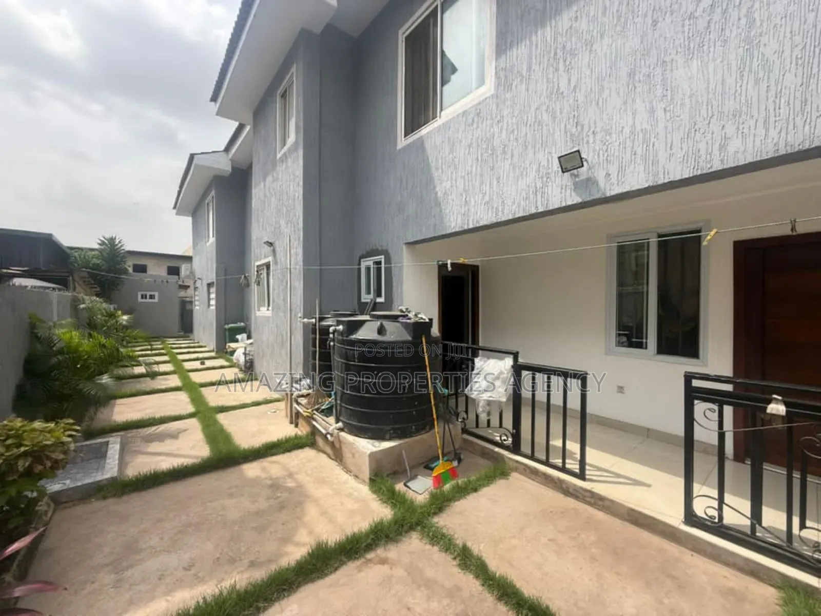 7bdrm House in Tema Community 12, Accra Metropolitan for sale