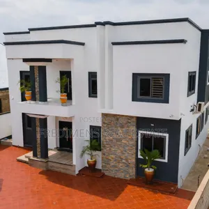 5bdrm House in Fredimens Real, Atwima Kwanwoma for sale