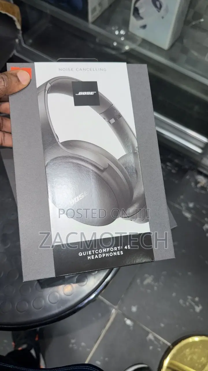 Bose Quit Contort