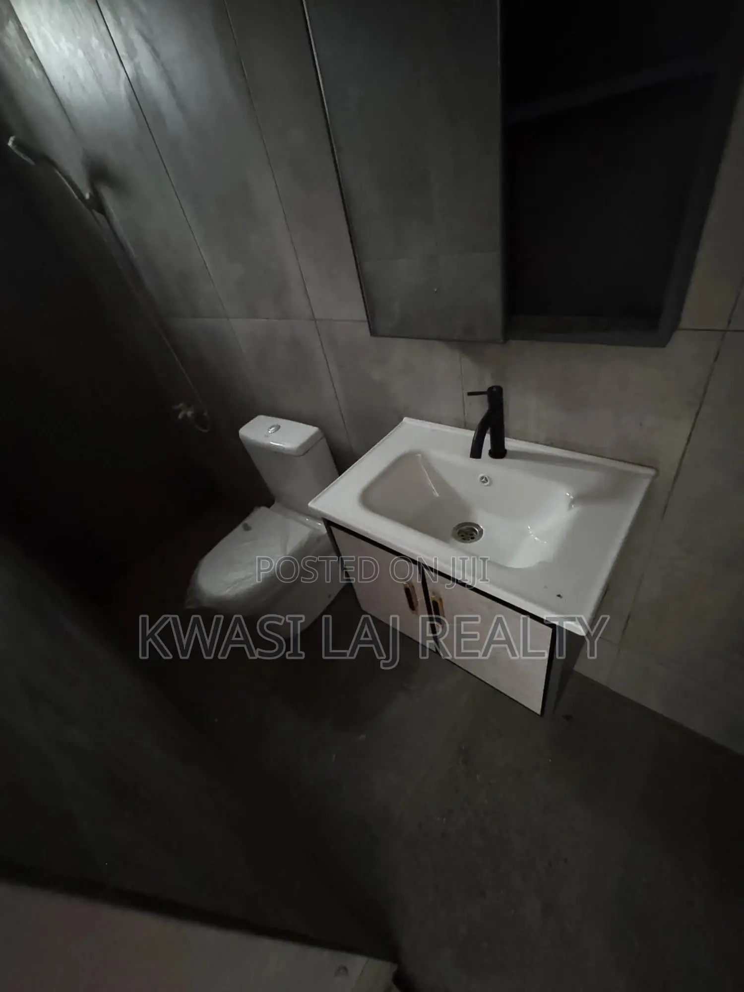 1bdrm Apartment in Redtop, Weija for rent