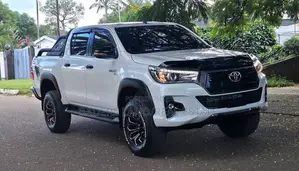 New Toyota Hilux 2025 White