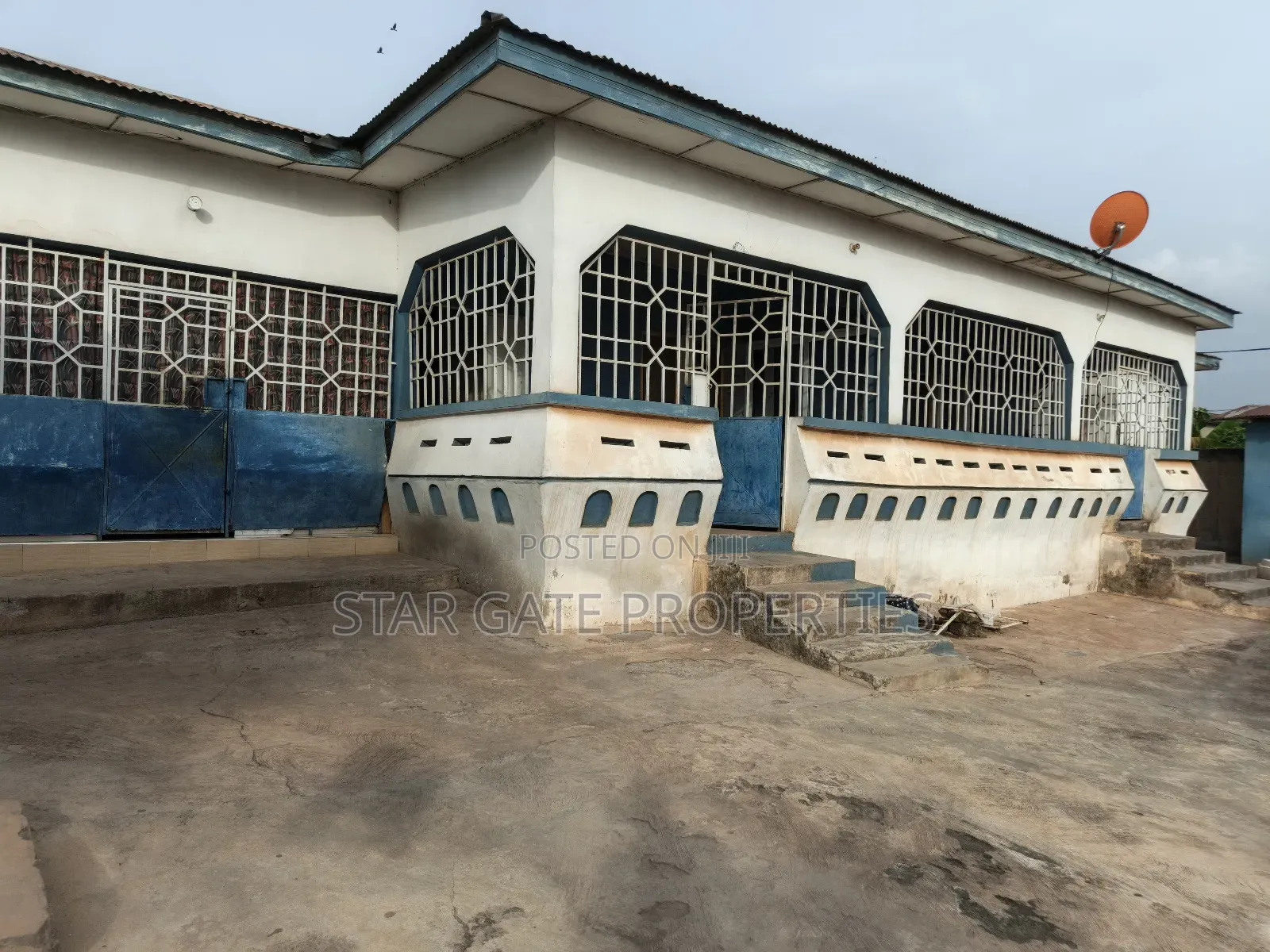 5bdrm House in Meduma, Kumasi Metropolitan for sale