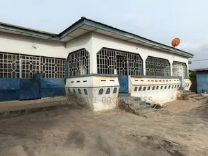 5bdrm House in Meduma, Kumasi Metropolitan for sale