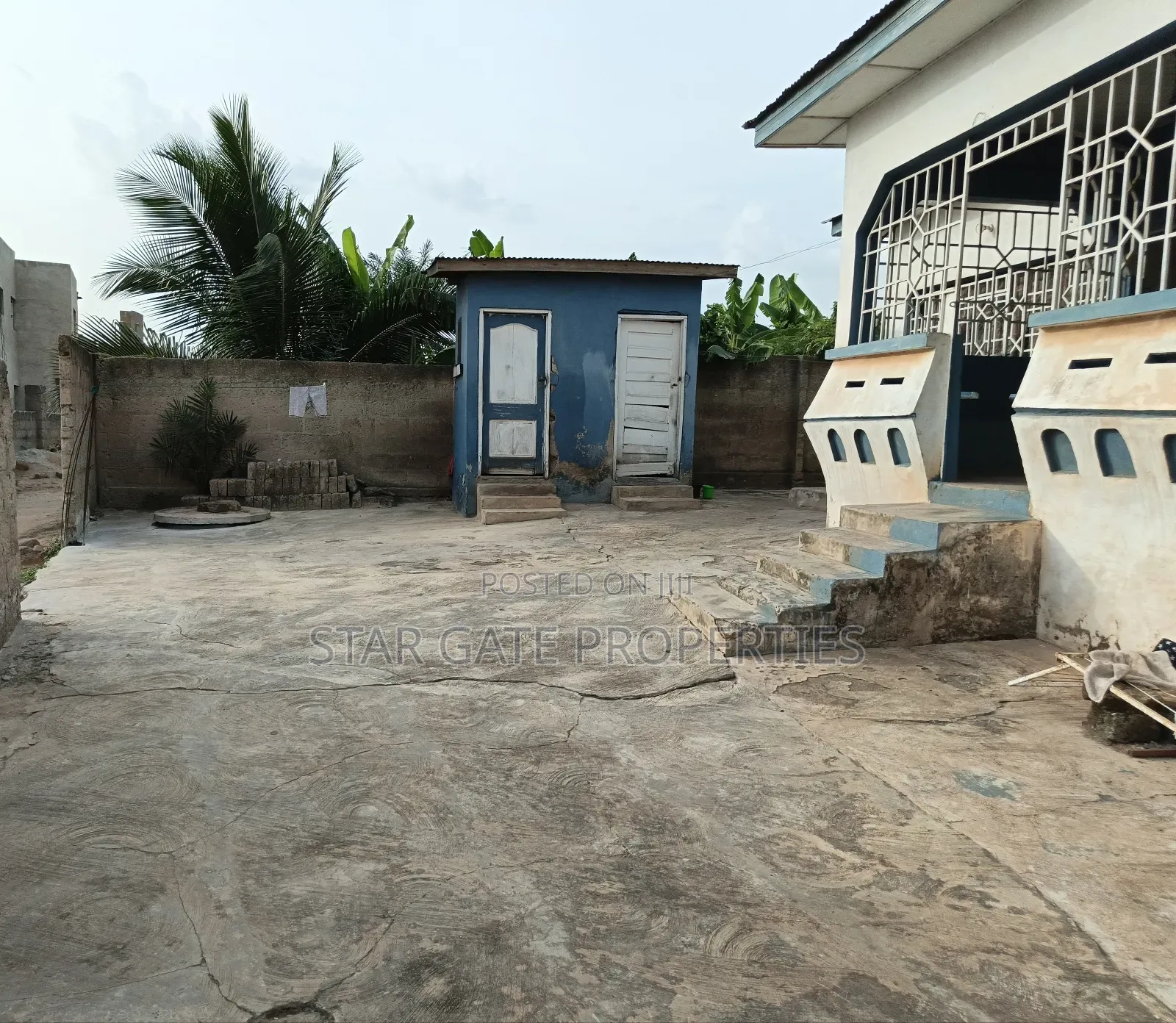 5bdrm House in Meduma, Kumasi Metropolitan for sale