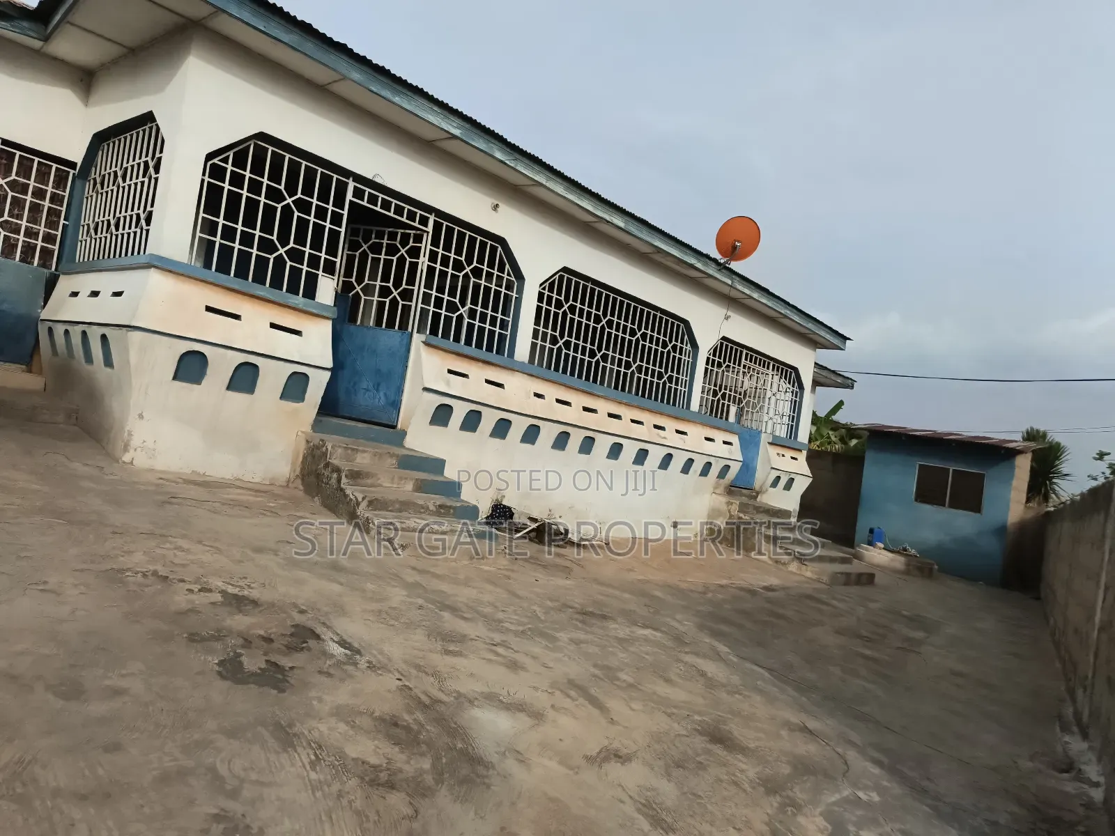 5bdrm House in Meduma, Kumasi Metropolitan for sale