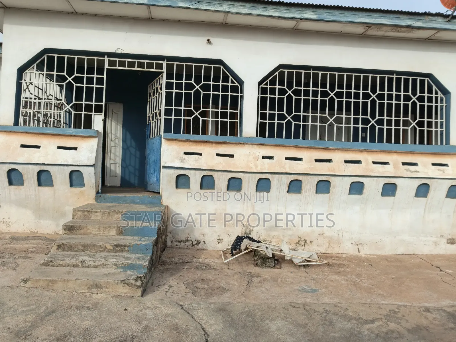 5bdrm House in Meduma, Kumasi Metropolitan for sale