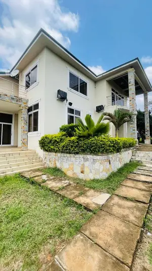 5bdrm House in Sefdard Properties, Aburi for sale