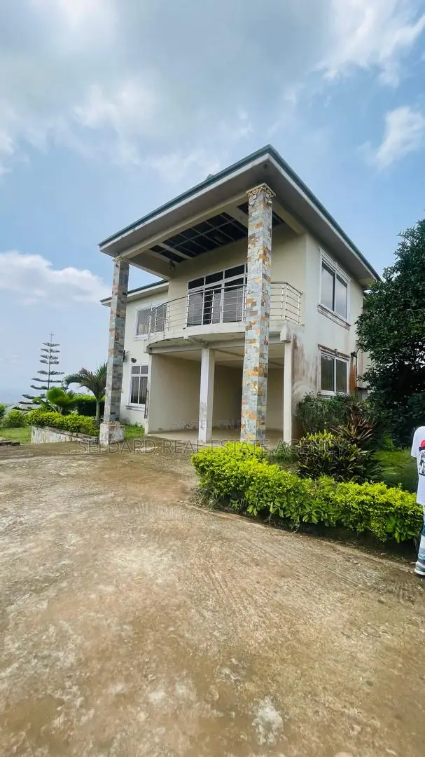5bdrm House in Sefdard Properties, Aburi for sale
