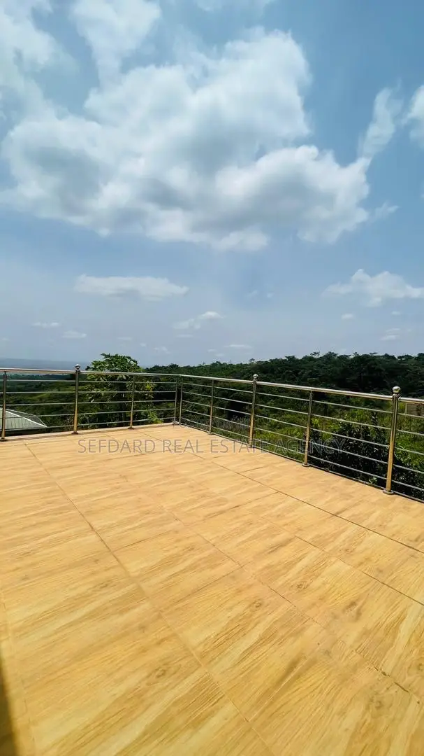 5bdrm House in Sefdard Properties, Aburi for sale
