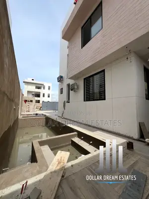 6bdrm House in Airport Residential Area for sale