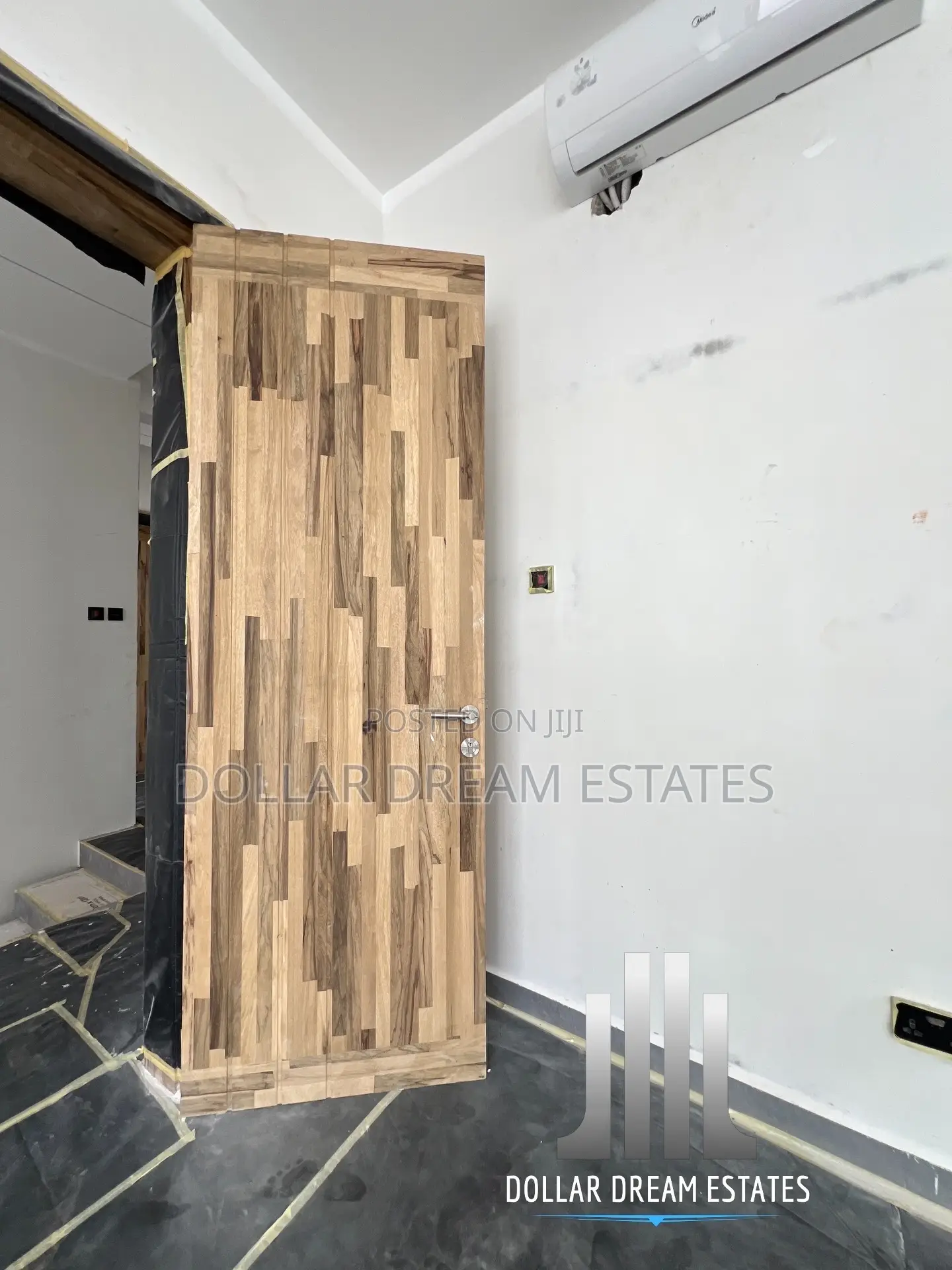 6bdrm House in Airport Residential Area for sale