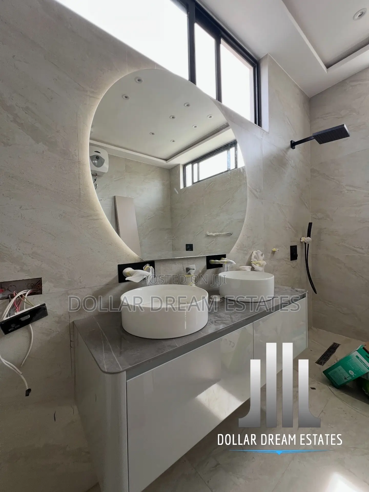 6bdrm House in Airport Residential Area for sale