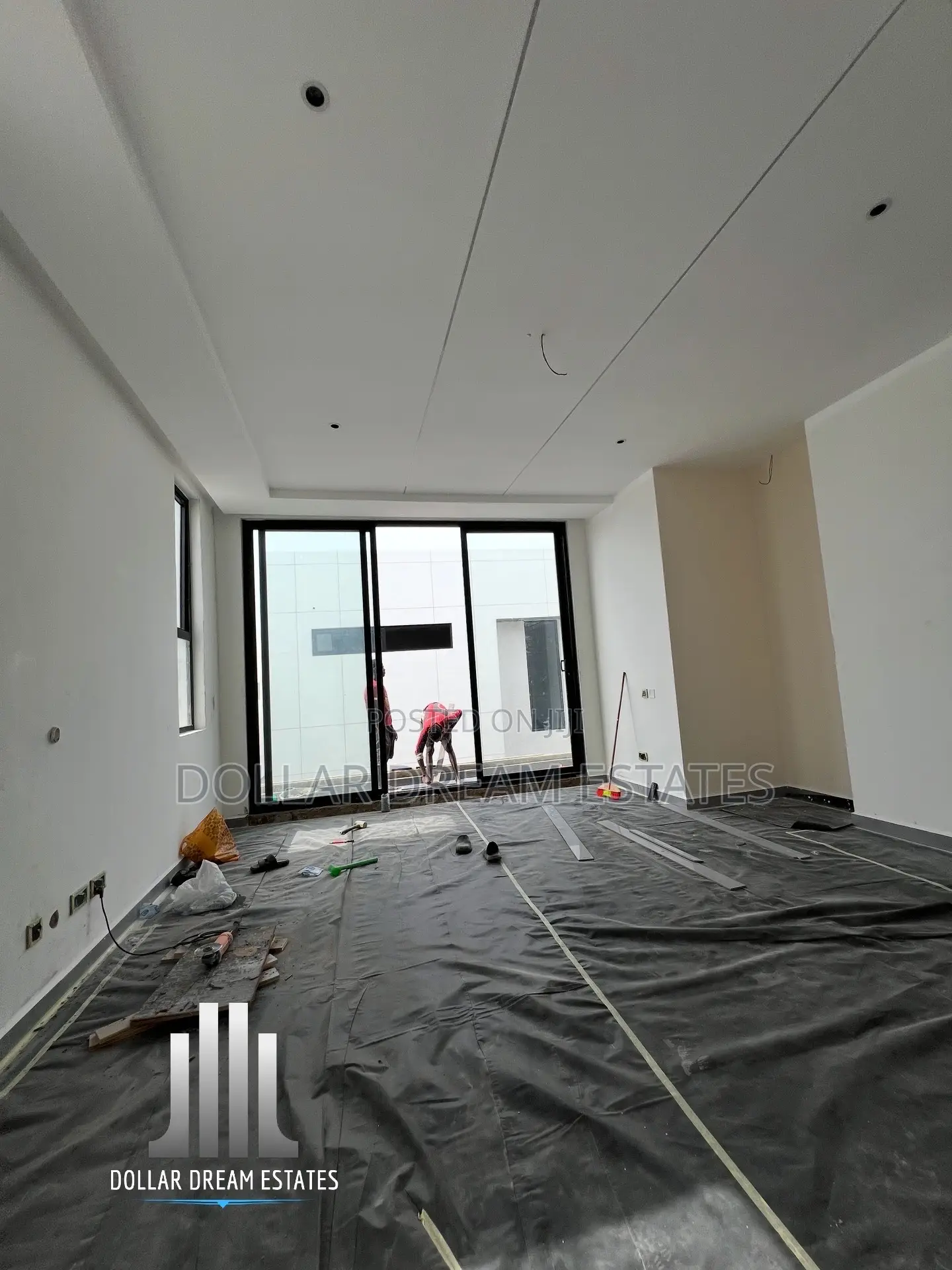 6bdrm House in Airport Residential Area for sale