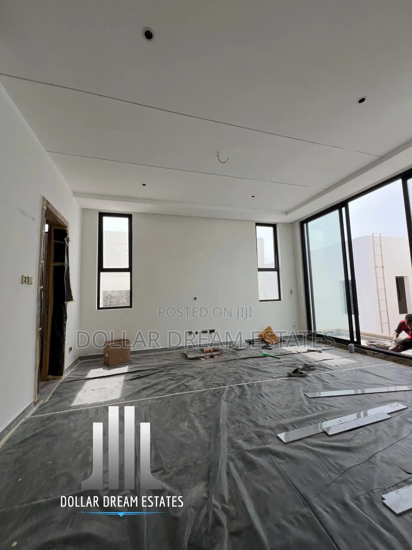 6bdrm House in Airport Residential Area for sale