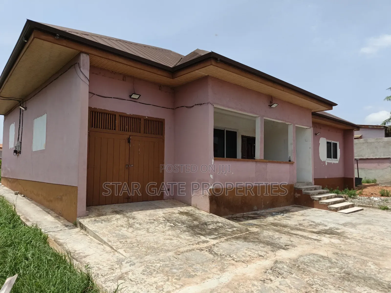 3bdrm House in Near Kumasi Airport for sale