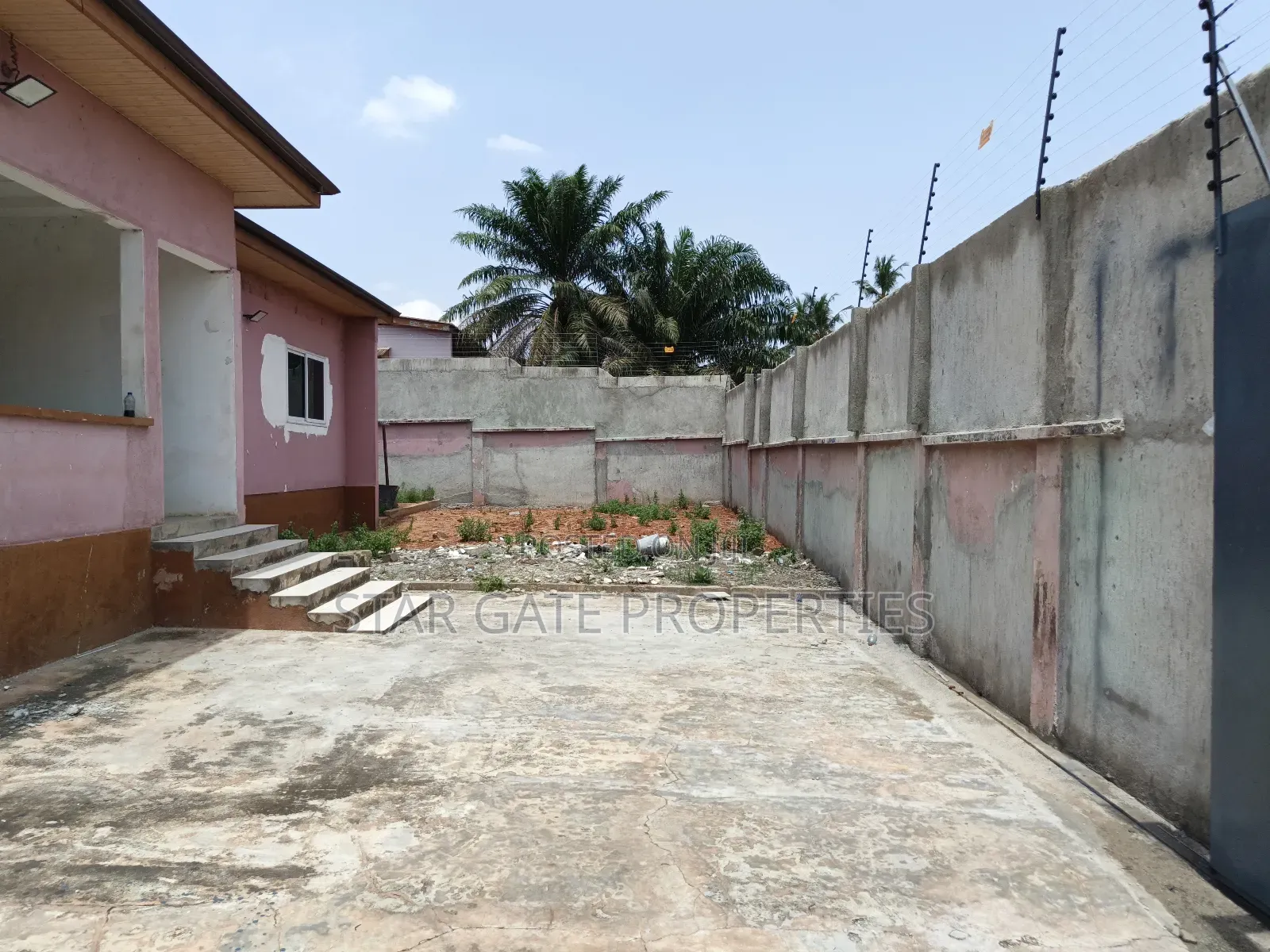 3bdrm House in Near Kumasi Airport for sale