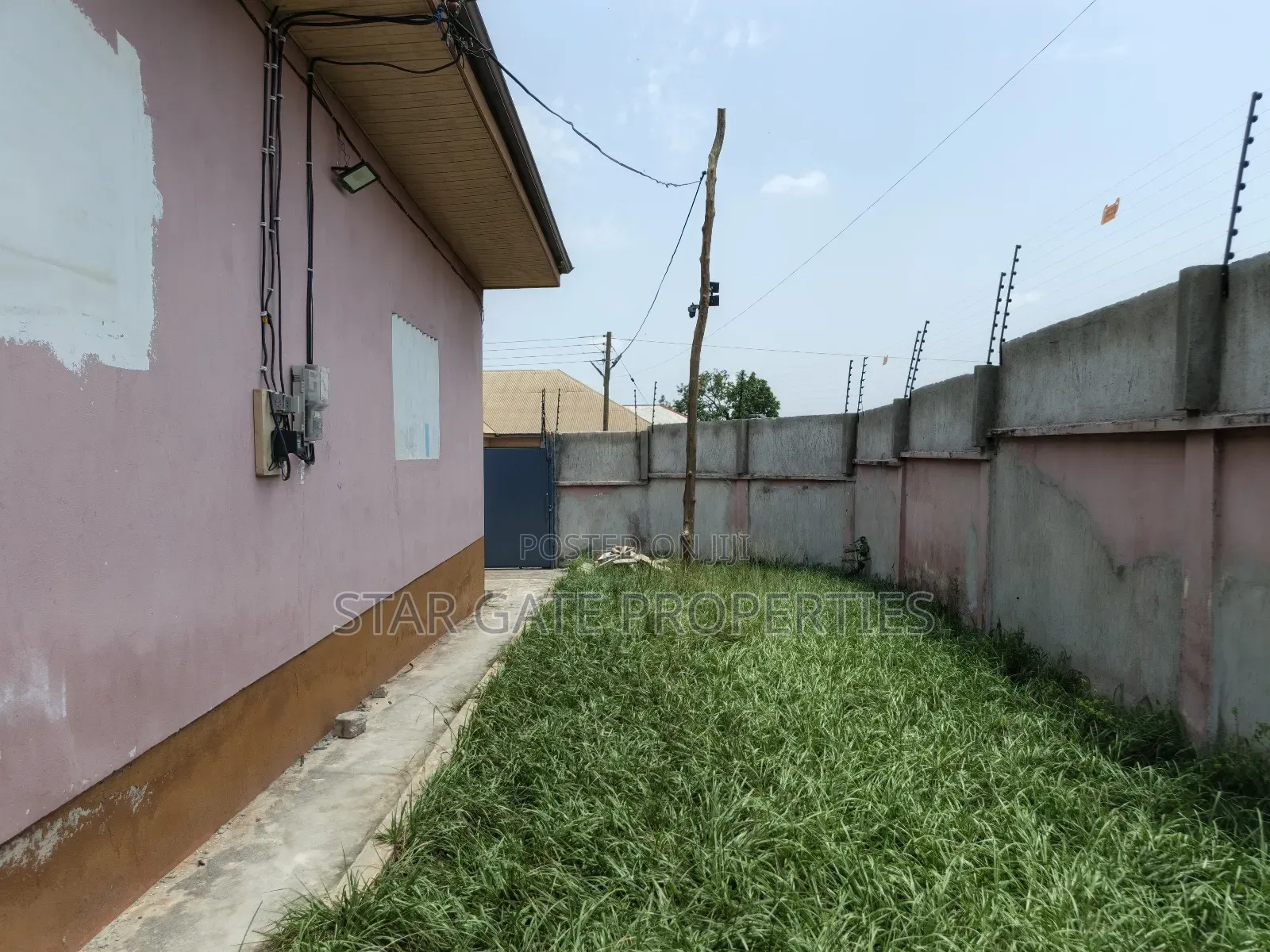 3bdrm House in Near Kumasi Airport for sale