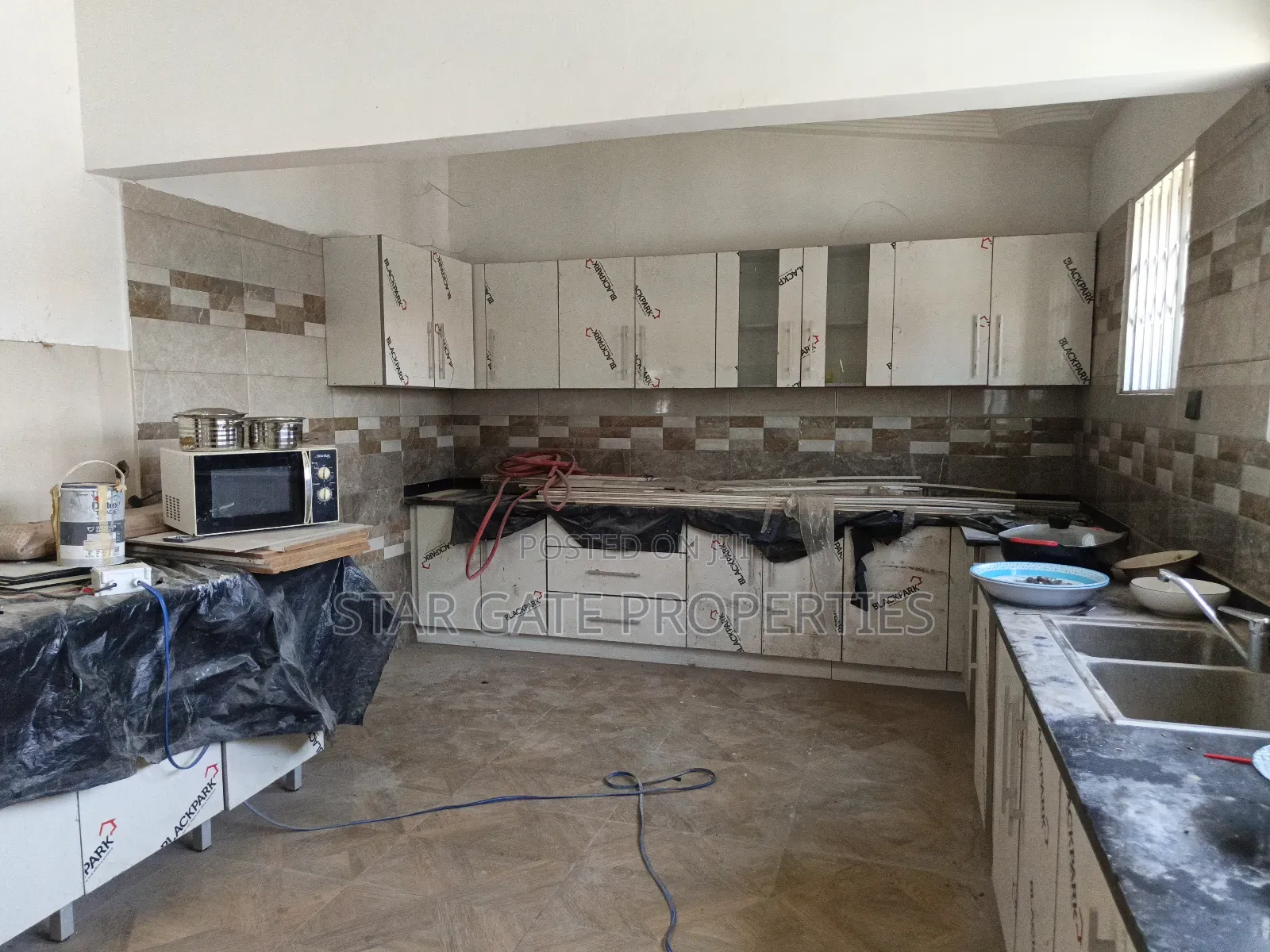 3bdrm House in Near Kumasi Airport for sale
