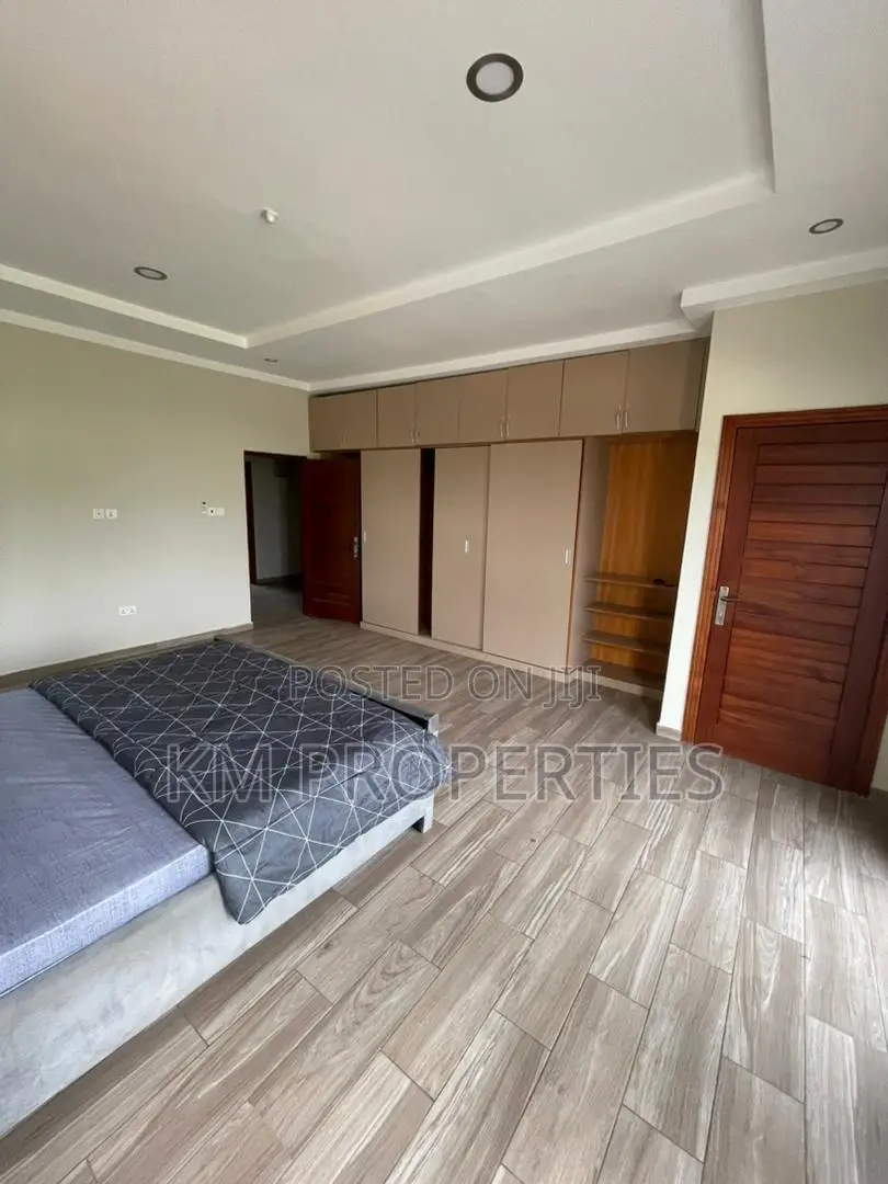 Furnished 3bdrm Duplex in West Legon for rent