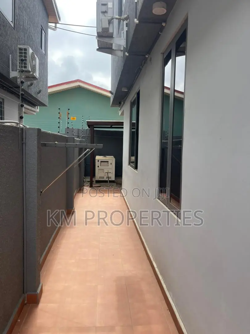 Furnished 3bdrm Duplex in West Legon for rent