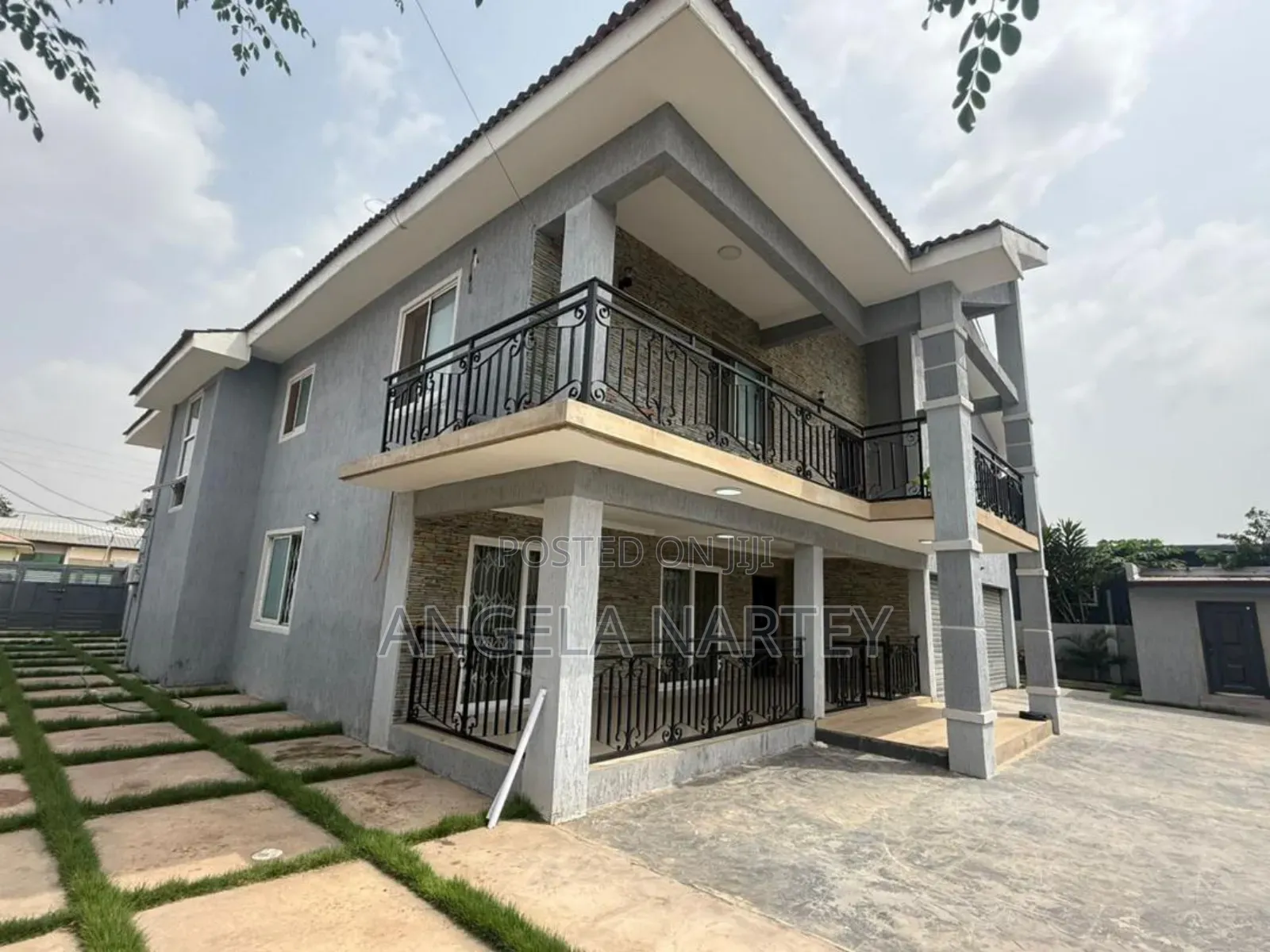 7bdrm House in Tema Community 12, Accra Metropolitan for sale