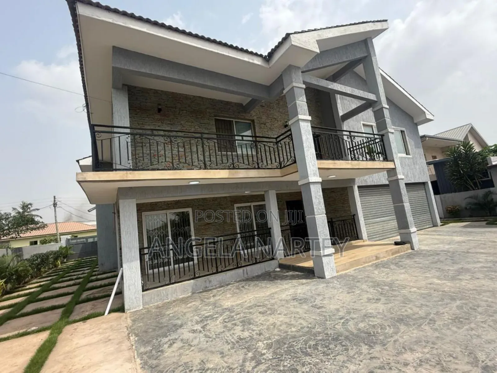 7bdrm House in Tema Community 12, Accra Metropolitan for sale