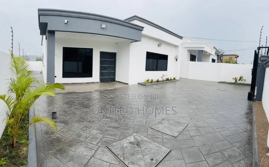3bdrm House in Pokuase for sale