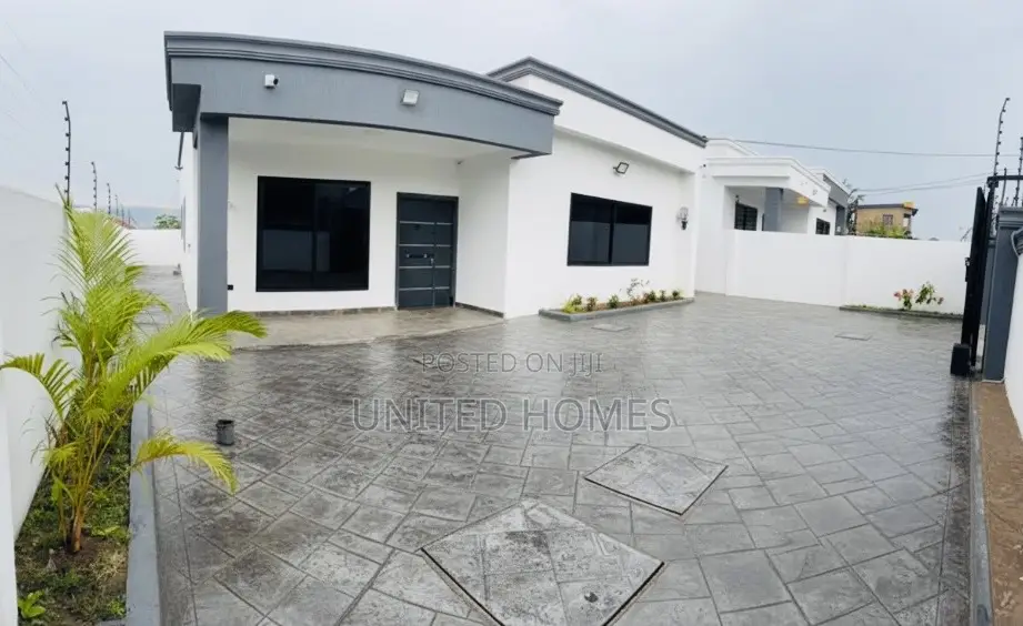 3bdrm House in Pokuase for sale