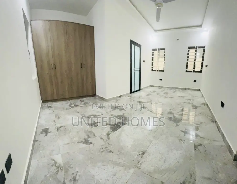 3bdrm House in Pokuase for sale