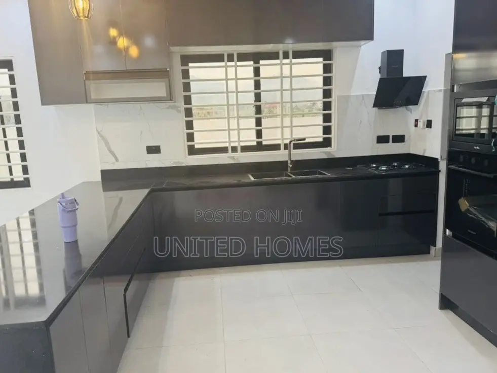 3bdrm House in Pokuase for sale
