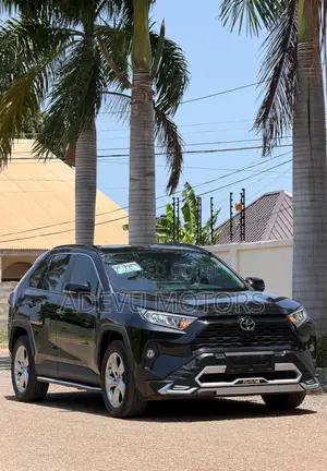 Toyota RAV4 Limited 2021 Black