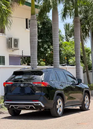 Toyota RAV4 Limited 2021 Black