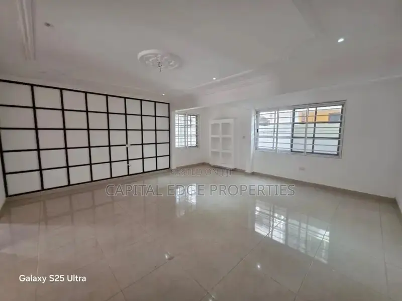 4bdrm Duplex in Adjiriganor for rent