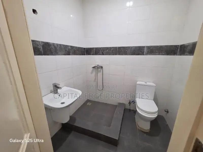 4bdrm Duplex in Adjiriganor for rent