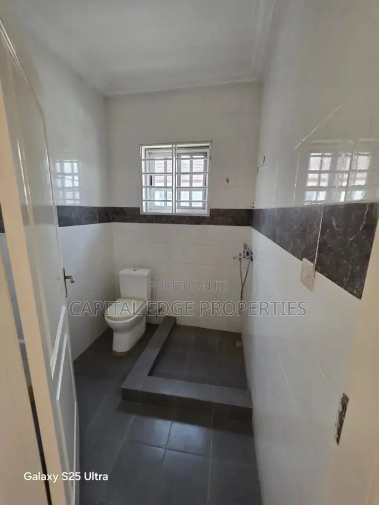 4bdrm Duplex in Adjiriganor for rent